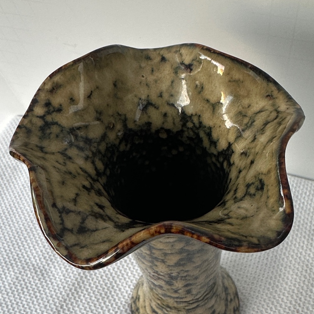 Brown & Tan Speckled 7” Ceramic Vase With Ruffled Rim Tortoise Shell Pattern - Picture 9 of 9